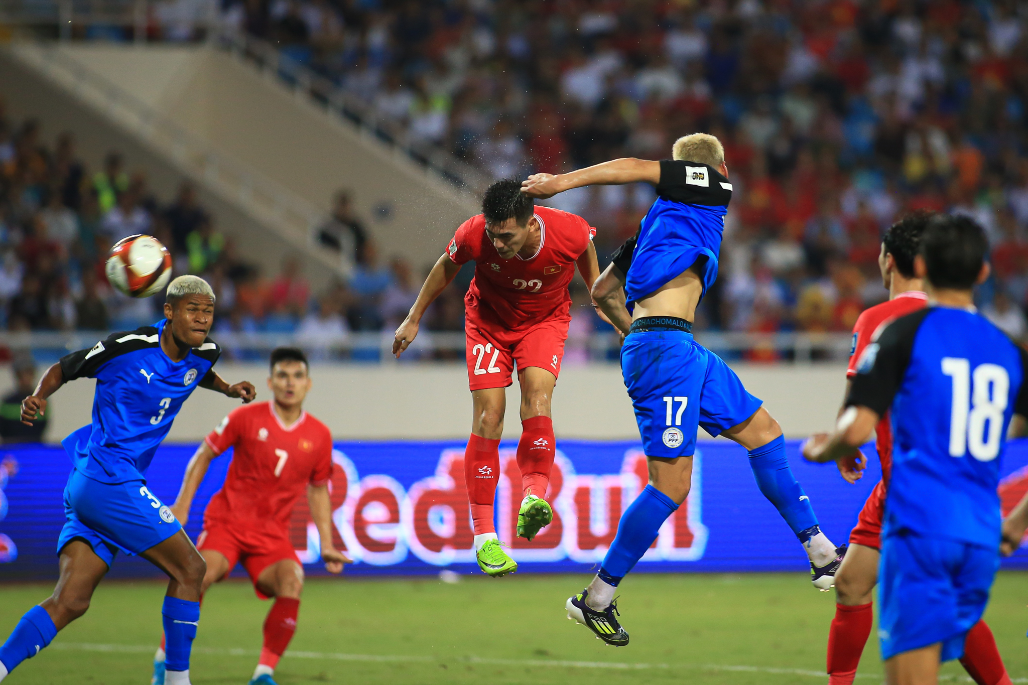 Nguyen Tien Linh dT Viet Nam vs Philippines 6/6