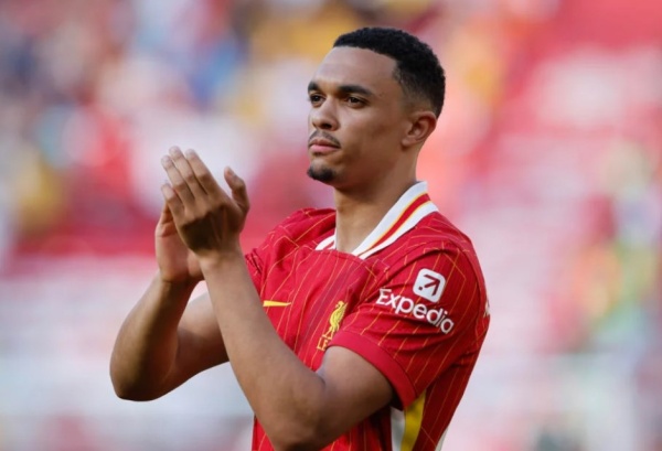 Hau ve Trent Alexander-Arnold duoc cho la muc tieu hang dau cua Real Madrid va huyen thoai san Anfield Jamie Carragher cung chia se ve thuong vu nay.