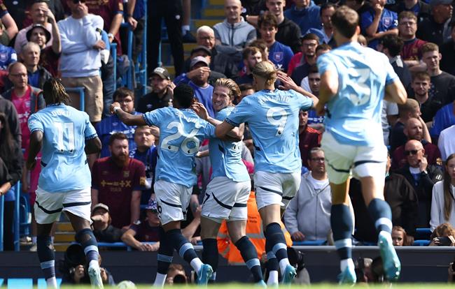 Pep Guardiola hài lòng với đội hình hiện tại của Man City 1